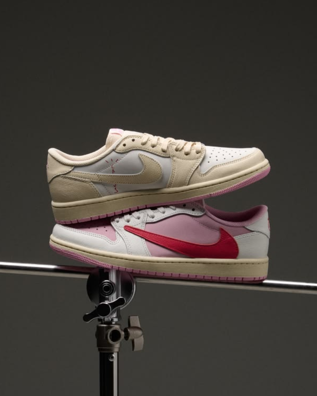 Jordan 1 Retro Low OG SP Travis Scott Pink